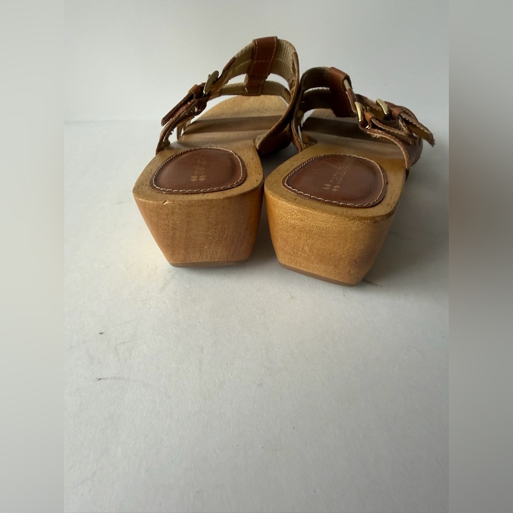 Naturalizer Tan and Brown‎ Strappy Sandals - Picture 3 of 10